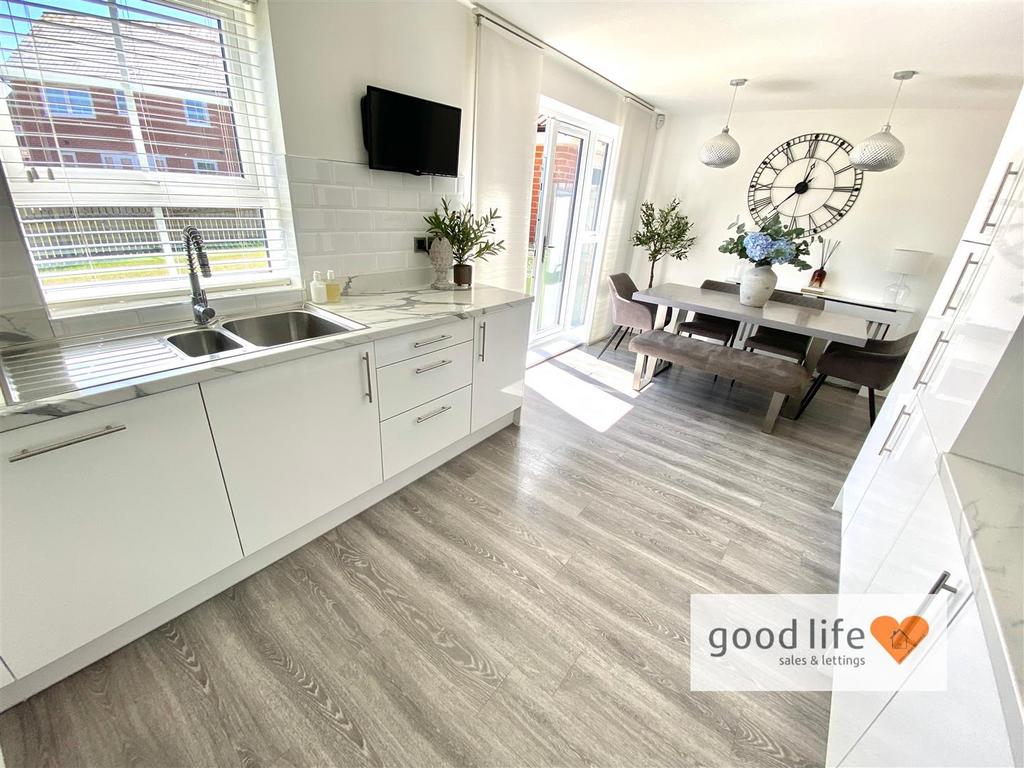 20250522 113658840 i OS15burcombeclose.jpg
