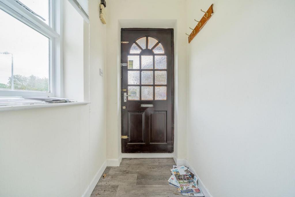 ENTRANCE HALL.jpg
