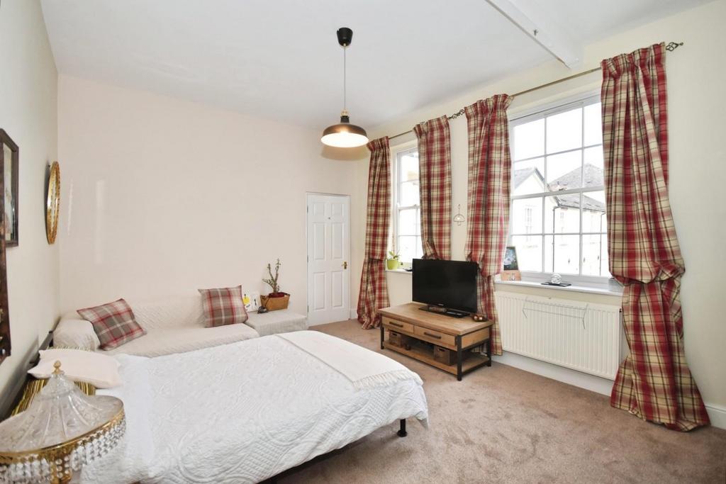 E97e9f87-BED 203 2002.JPG