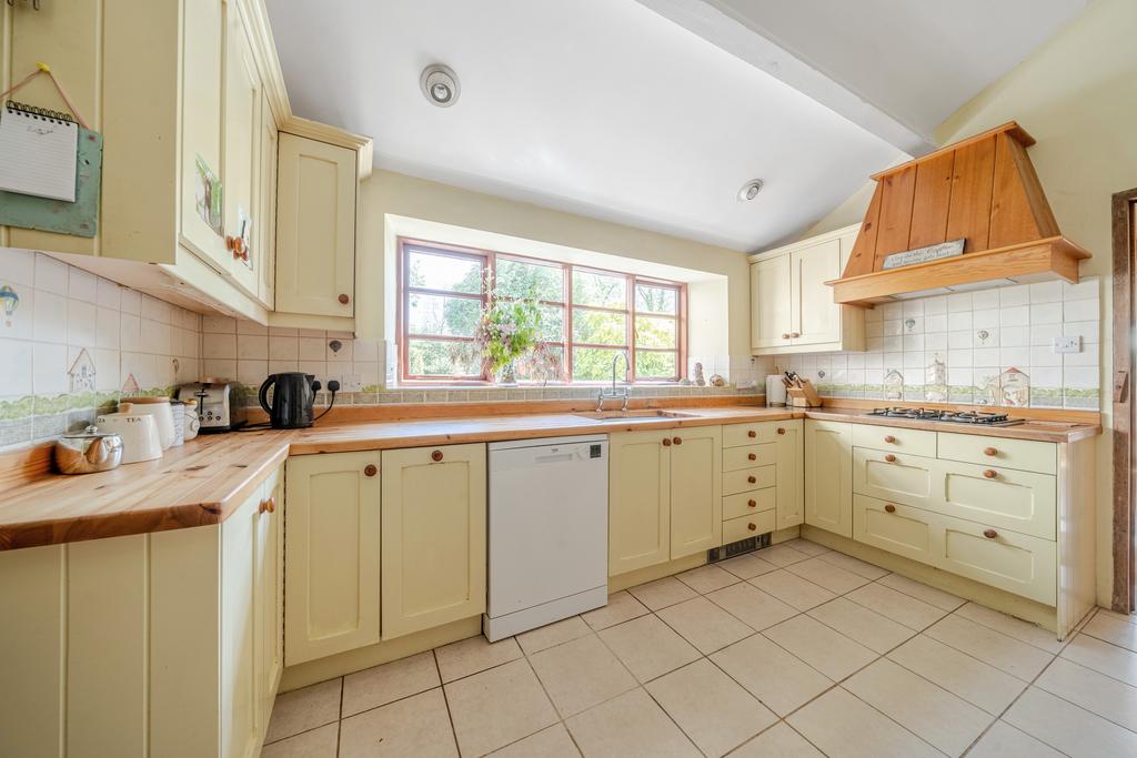 Kitchen / Breakfast Room