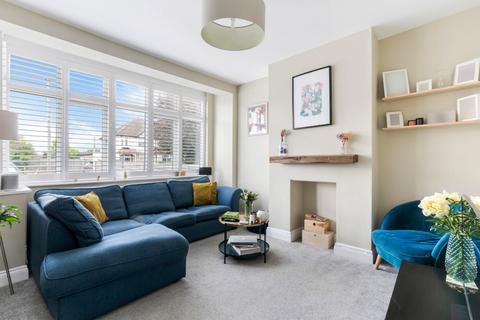 127 Ardrossan Gardens, Worcester Park, KT4 7AY