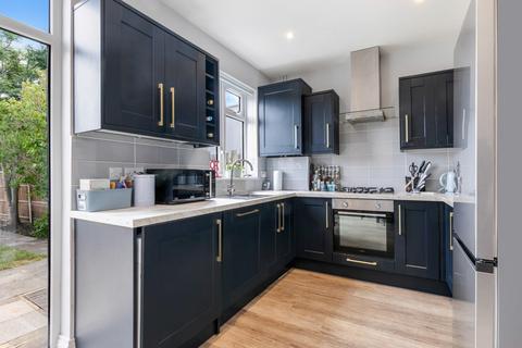 127 Ardrossan Gardens, Worcester Park, KT4 7AY