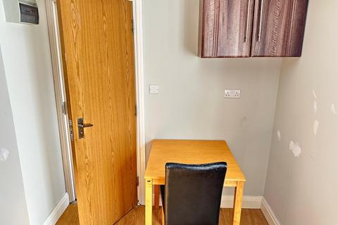 undefined, Chaucer Avenue, Hounslow TW4
