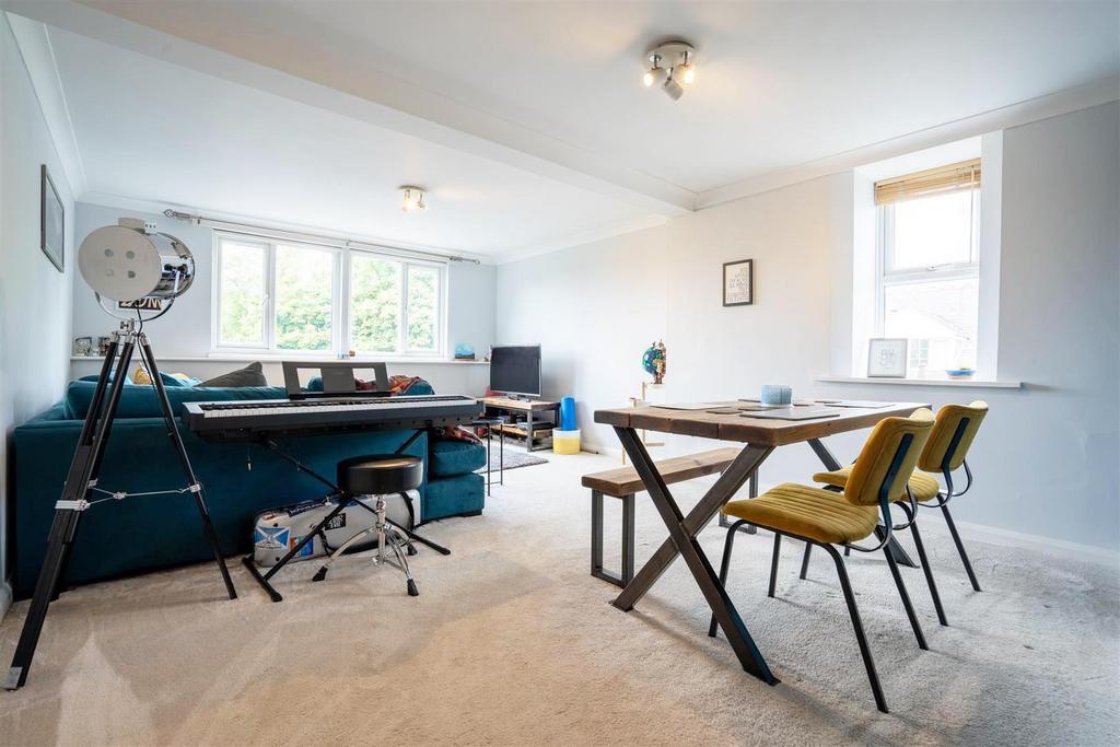 Living Room / Diner