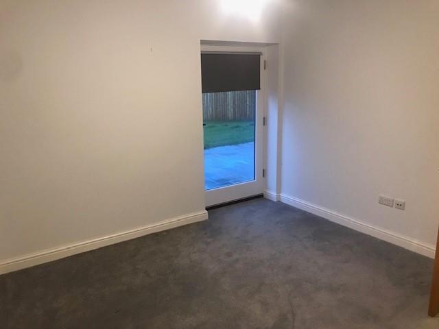 Bedroom 01.jpg