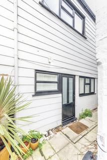 3 bedroom flat to rent, Stanmore Hill, Stanmore, HA7