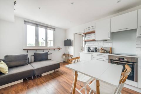 1 bedroom flat for sale, Gloucester Terrace, Lancaster Gate, London, W2