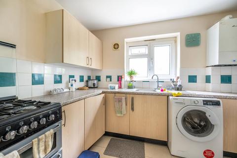 2 bedroom flat to rent, Libra Road, Plaistow, London, E13
