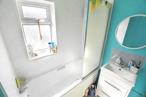 51 Brambleside Court, Kettering, NN16 9BY