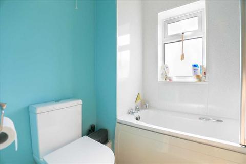 51 Brambleside Court, Kettering, NN16 9BY