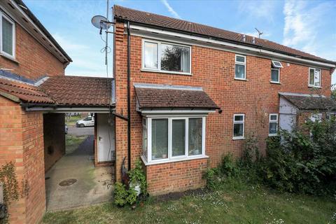 51 Brambleside Court, Kettering, NN16 9BY