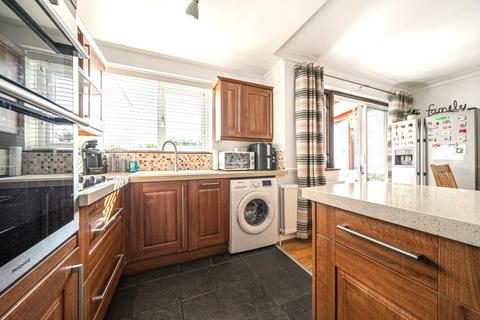 4 bedroom end of terrace house for sale, Churston Drive, Morden, SM4