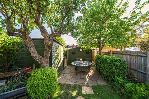 4 bedroom semi-detached house for sale, Churston Drive, Morden, Merton, SM4