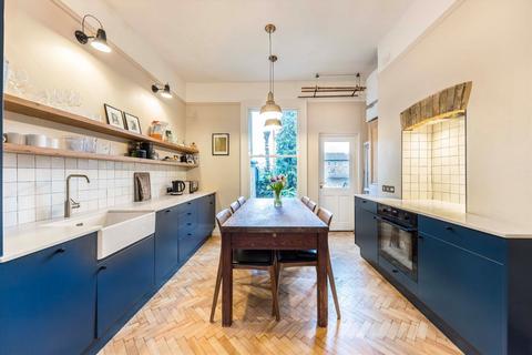 23b Montague Road, London, E8 2HN