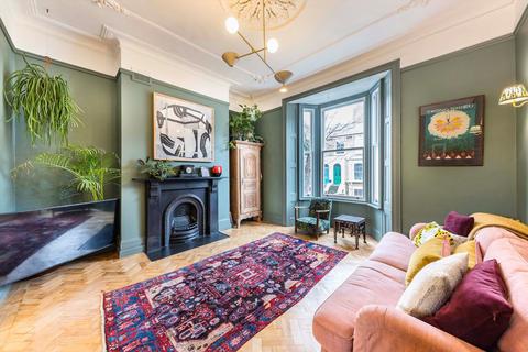 23b Montague Road, London, E8 2HN