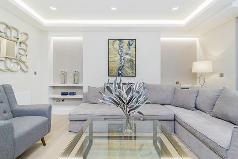 2 bedroom flat to rent, London W2
