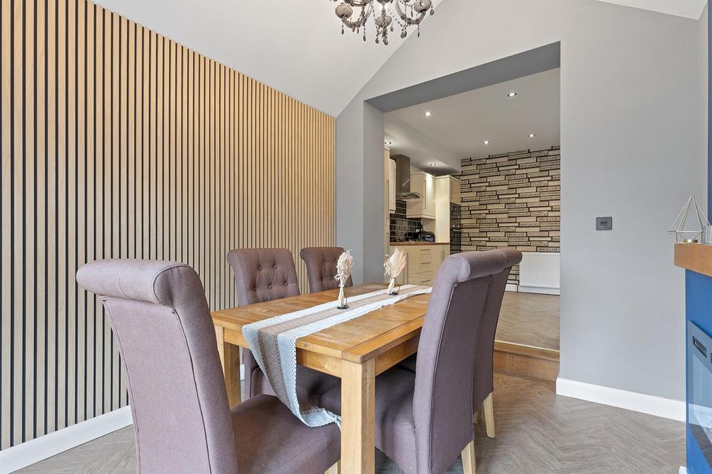 148 Quarmby Rd, Huddersfield 10 297.png