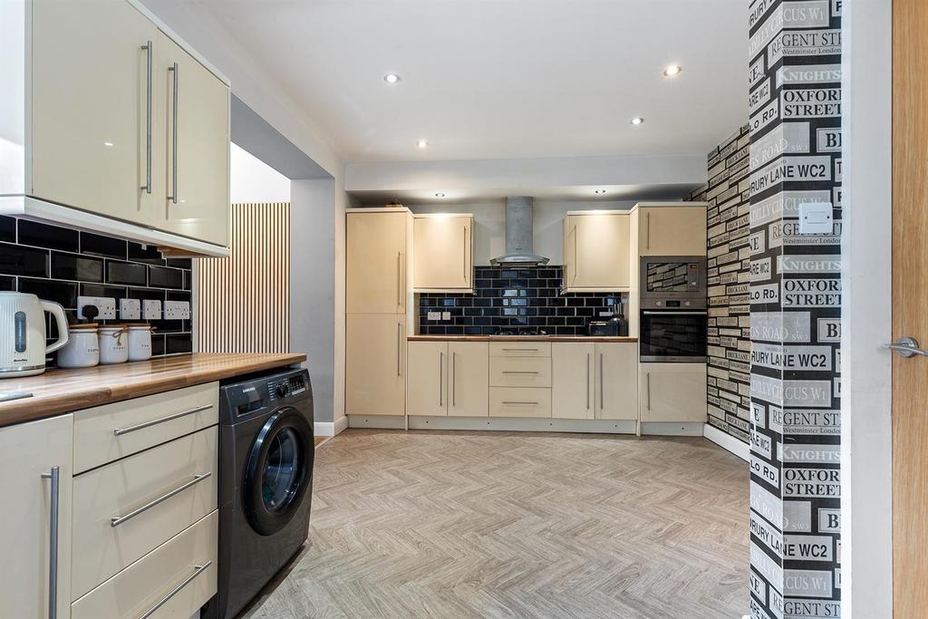 148 Quarmby Rd, Huddersfield 05 297.png