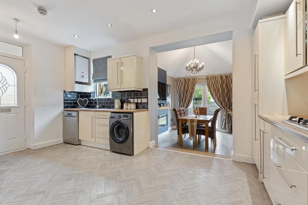148 Quarmby Rd, Huddersfield 07 297.png