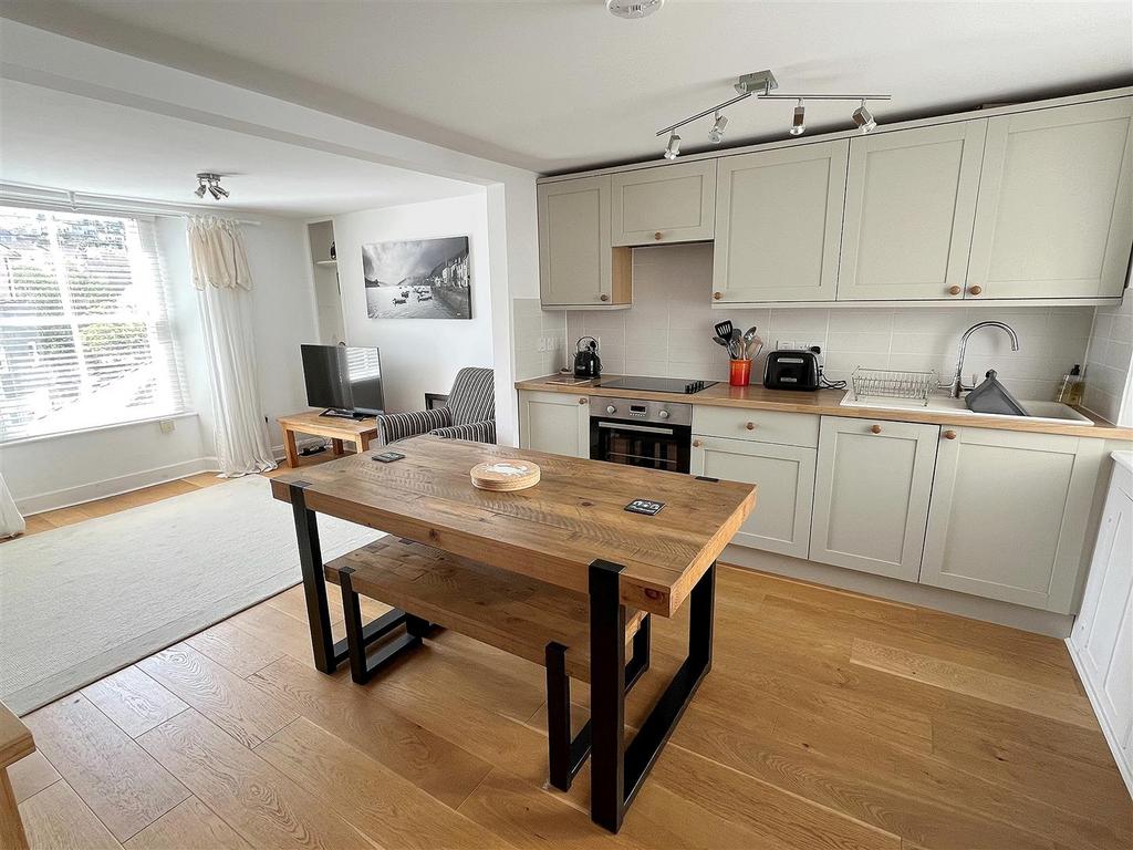 Kitchen Diner 2.jpg