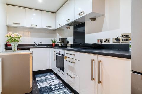 2 bedroom flat for sale, Lawford Court, Grade Close, Elstree, Borehamwood, WD6 3FN