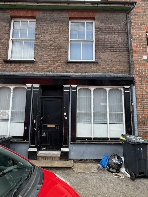 3 bed flat to rent Wellington Street, Luton LU1