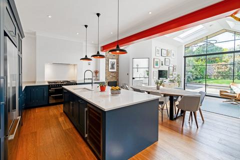 11 Elers Road, London, W13 9QA