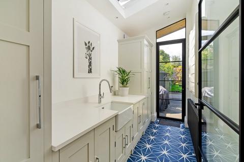 11 Elers Road, London, W13 9QA