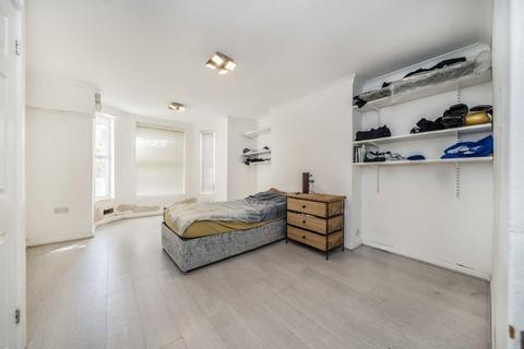3 bedroom flat for sale, Second Avenue, London NW4