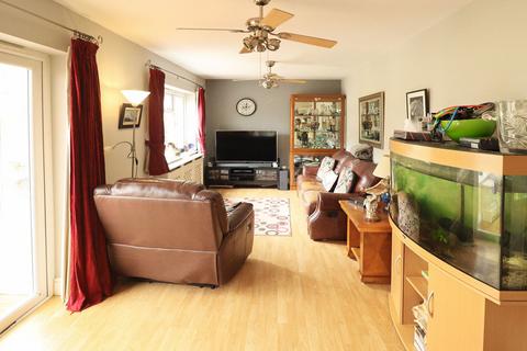 3 bedroom bungalow for sale, Albert Drive, Laindon, Essex, SS15