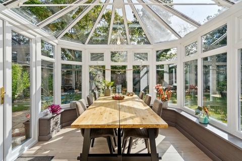 undefined, Firs Close, Iver, Buckinghamshire