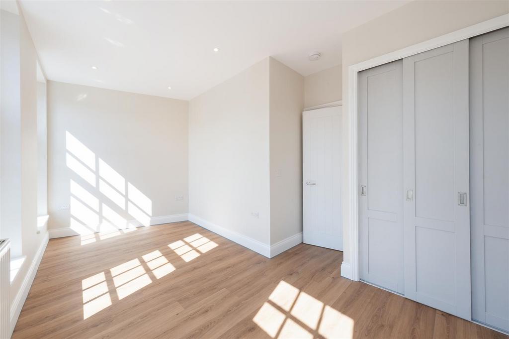 HIGH STREET 12 A,FLAT 2  (4).jpg