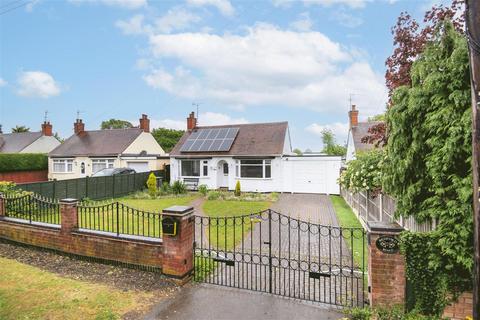 3 bedroom detached bungalow for sale, Bedford Road, Rushden