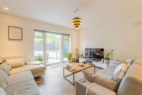 2 bedroom detached house for sale, Archer Drive, Solihull B90