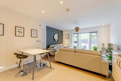 14 Archer Drive, Cheswick Green, Solihull, B90 4LG