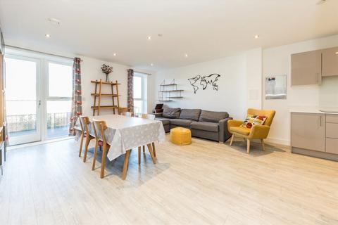 2 bedroom flat for sale, Trinity Way, London W3