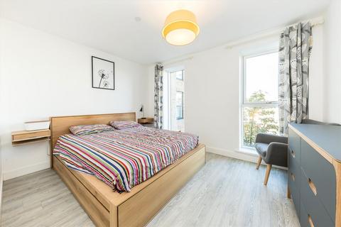 2 bedroom flat for sale, Trinity Way, London W3