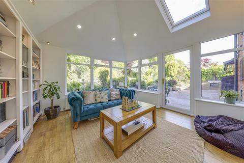 undefined, Ridgeways, Haslingden, Rossendale - Superbly presented family living, excellent gardens, ample parking provision