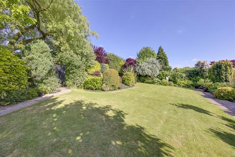 undefined, Ridgeways, Haslingden, Rossendale - Superbly presented family living, excellent gardens, ample parking provision