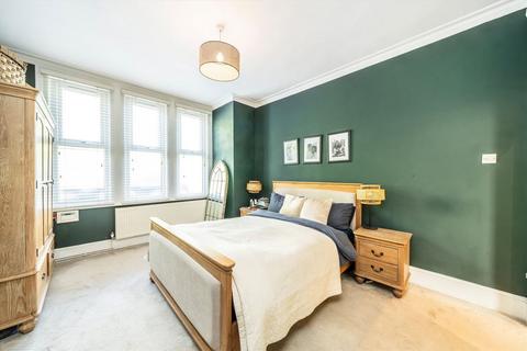2 bedroom flat for sale, Squires Lane, London N3