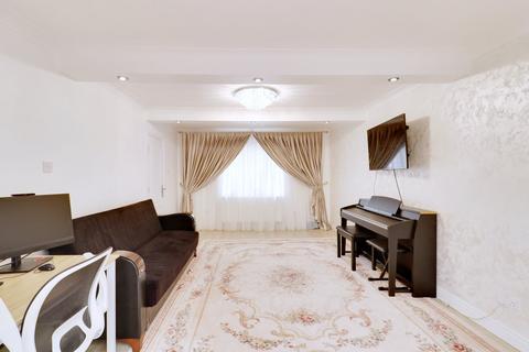 1 Crescent Road, Aveley, South Ockendon, RM15 4JL
