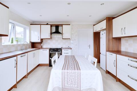 1 Crescent Road, Aveley, South Ockendon, RM15 4JL