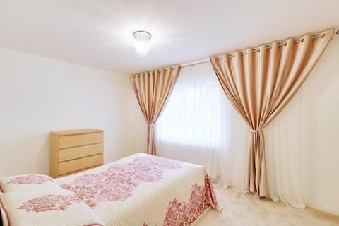 1 Crescent Road, Aveley, South Ockendon, RM15 4JL