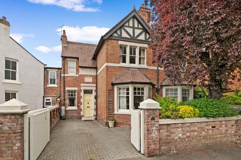 13 Chestnut Walk, Worcester, WR1 1PR
