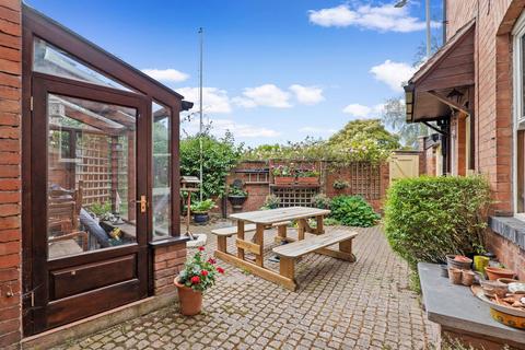 13 Chestnut Walk, Worcester, WR1 1PR