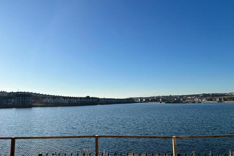 1 bedroom flat to rent, Ffordd Wallace, Harbourside, Barry