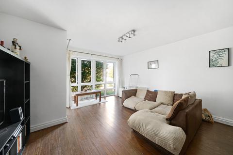 3 bedroom apartment for sale, St. Davids Square, London, E14