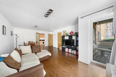 3 bedroom apartment for sale, St. Davids Square, London, E14