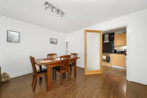 3 bedroom apartment for sale, St. Davids Square, London, E14