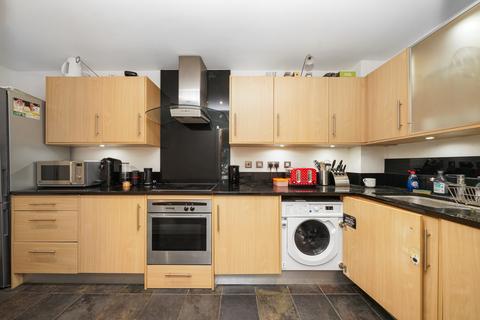 3 bedroom apartment for sale, St. Davids Square, London, E14